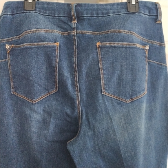 Chico's the So Lifting Slim Leg Dark Wash Jeans 2.5 - Picture 4 of 10